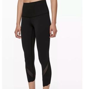 RARE⭐️Wunder Under Scalloped Hem High-Rise Crop 23” in Luxtreme Roll Down